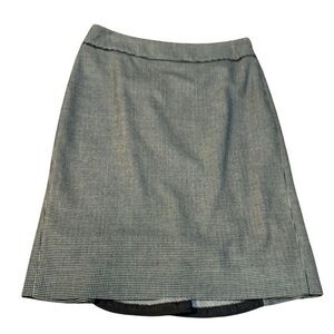 Size 0 fun black and grey skirt with pleated back, WHBM